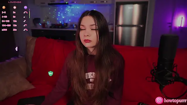 Snapshot of How2Meow chatting on 15, 12, 2025 How2Meow online show from 15, 12, 2025