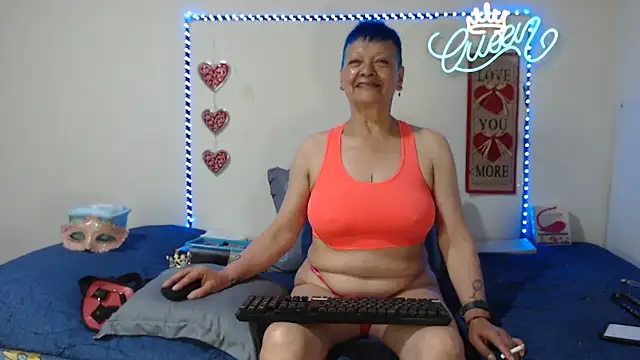 loquitaqueen011 online show from 9, 4, 2026