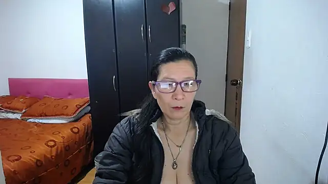 Snapshot of latin49 chatting on 1, 7, 2026 latin49 online show from 1, 7, 2026