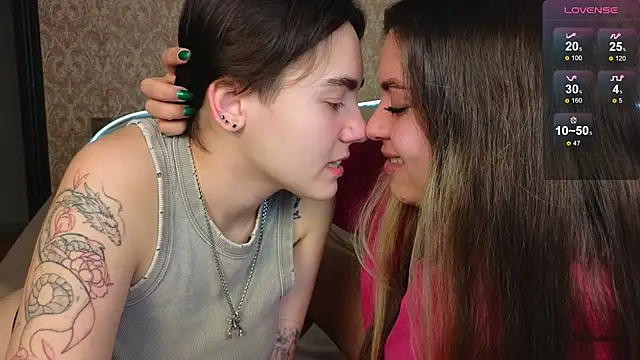 twobabesweet online show from 8, 1, 2025