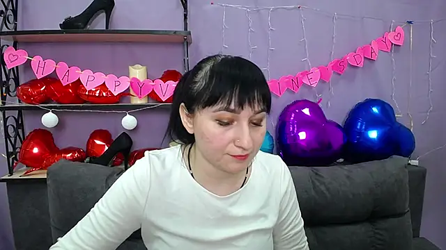 NinaFlawlees online show from 5, 2, 2025