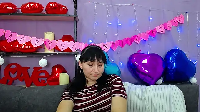 NinaFlawlees online show from 10, 2, 2025