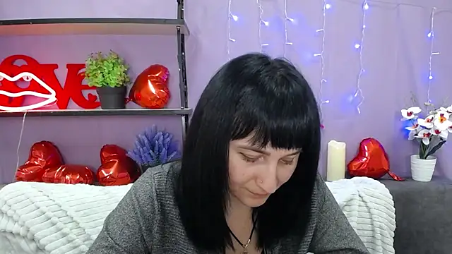 NinaFlawlees online show from 8, 3, 2025