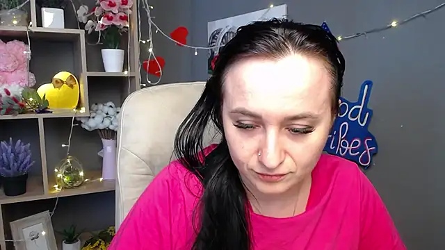 Snapshot of NinaFlawlees chatting on 7, 7, 2026 NinaFlawlees online show from 7, 7, 2026
