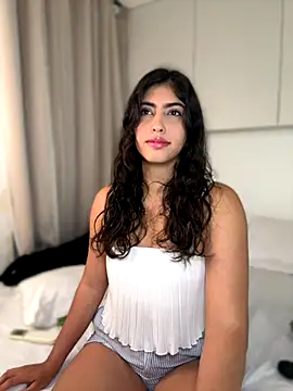 Gaby zahir  online show from 3, 10, 2025