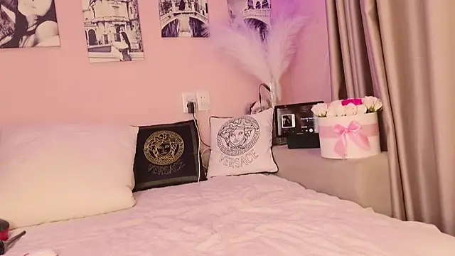 Snapshot of NaomiBlack35 chatting on 25, 10, 2025 NaomiBlack35 online show from 25, 10, 2025