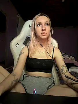 bunnydark00 online show from 17, 10, 2025