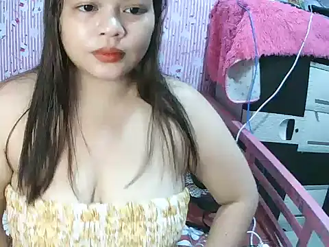 Snapshot of shaira4u chatting on 19, 4, 2026 shaira4u online show from 19, 4, 2026