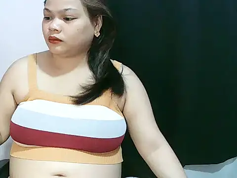 Snapshot of shaira4u chatting on 4, 5, 2026 shaira4u online show from 4, 5, 2026