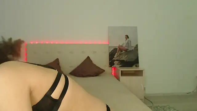 Snapshot of RoxannePure chatting on 15, 2, 2026 RoxannePure online show from 15, 2, 2026