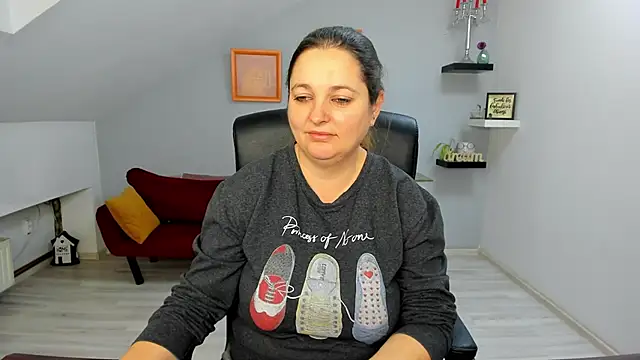 LollaGirl online show from 19, 1, 2026