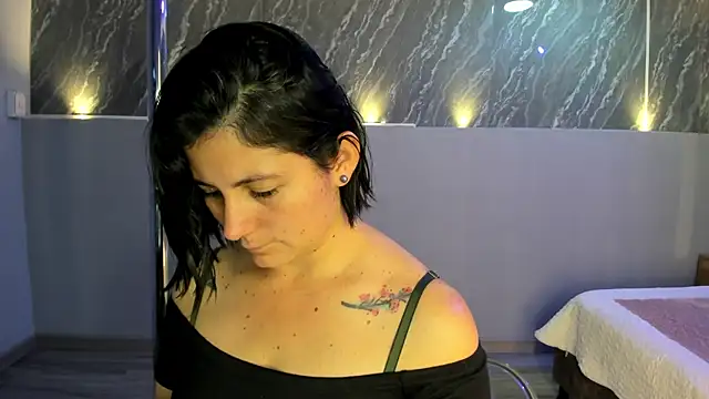 SarahDeyvis online show from 6, 2, 2025