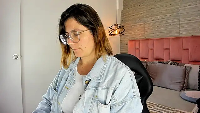 SarahDeyvis online show from 24, 10, 2025