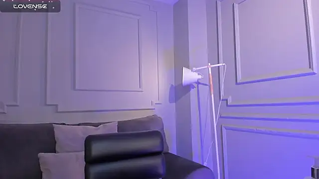 EveBensonX online show from 4, 2, 2025