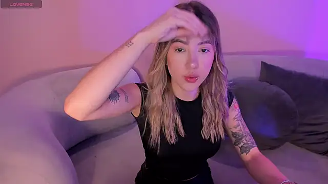 EveBensonX online show from 25, 2, 2025