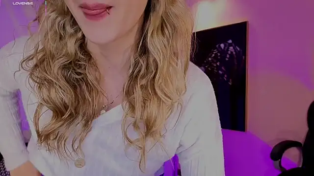 EveBensonX online show from 24, 2, 2026