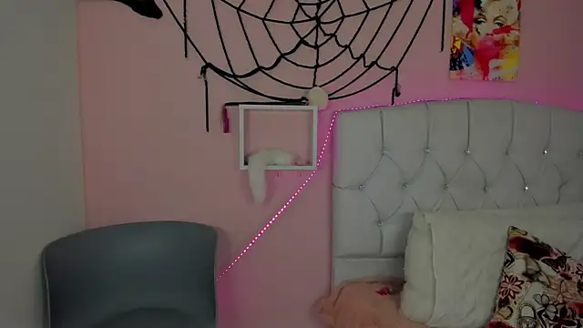 18candys online show from 24, 10, 2025