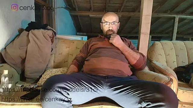 masculine bear daddy online show from 12, 1, 2026