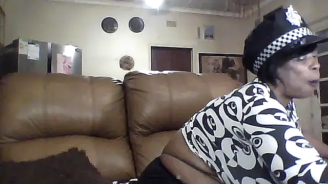 Snapshot of Gucci_Bx chatting on 14, 10, 2025 Gucci Bx online show from 14, 10, 2025