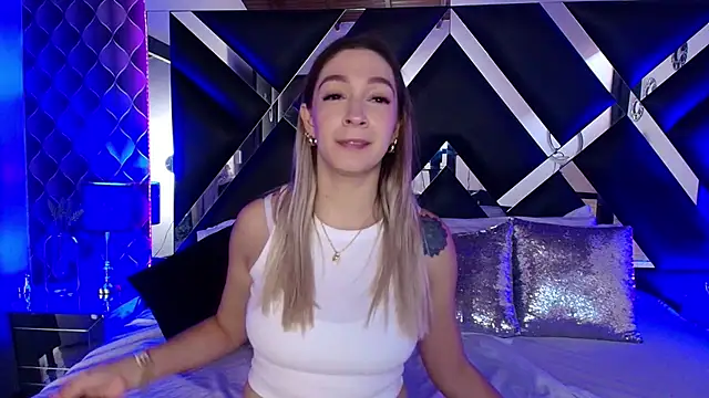 victoriaa lee  online show from 17, 9, 2025