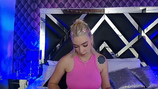 victoriaa lee  online show from 12, 2, 2026