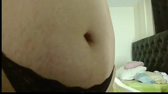 Snapshot of anawatson chatting on 4, 12, 2024 anawatson online show from 4, 12, 2024
