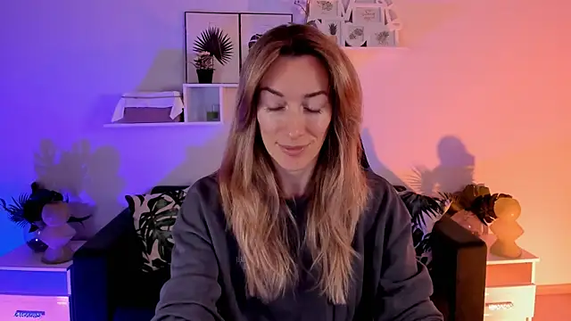 RebeccaMartinez online show from 18, 1, 2025