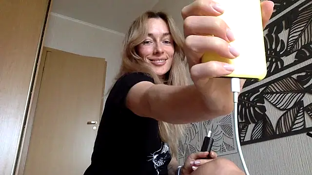 RebeccaMartinez online show from 6, 3, 2025