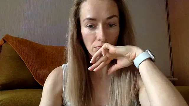 RebeccaMartinez online show from 17, 3, 2025