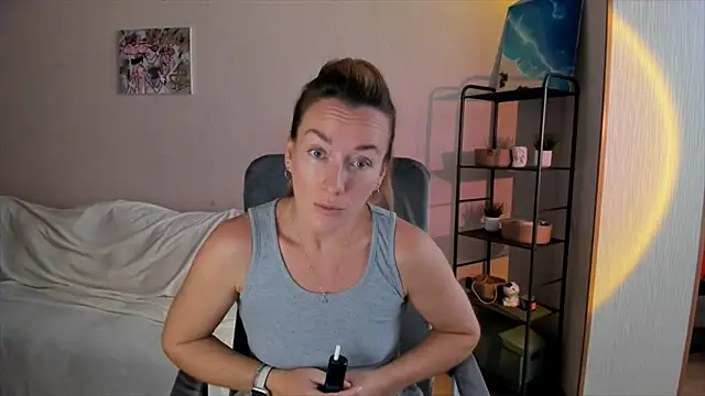 RebeccaMartinez online show from 4, 10, 2025