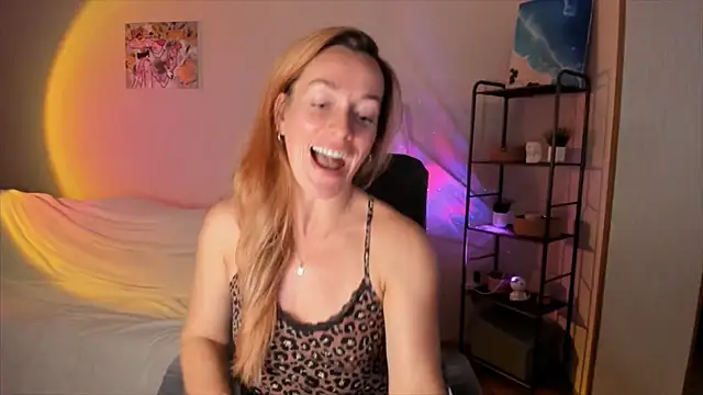 RebeccaMartinez online show from 14, 10, 2025