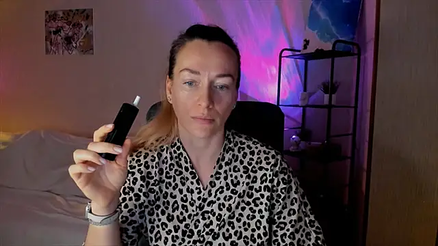 RebeccaMartinez online show from 28, 11, 2025