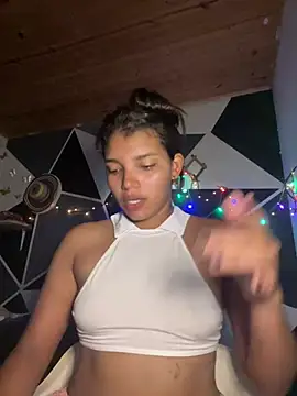Snapshot of emilyharber chatting on 1, 5, 2026 emilyharber online show from 1, 5, 2026