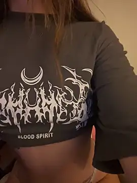 LittleBabyCat22 online show from 10, 4, 2026