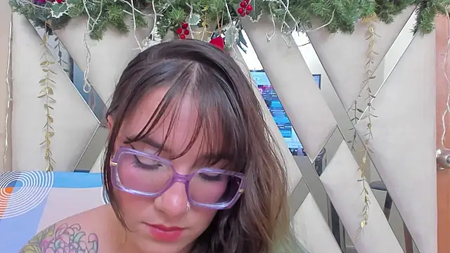 Snapshot of DEVA_BLUE_ chatting on 6, 12, 2024 DEVA BLUE online show from 6, 12, 2024