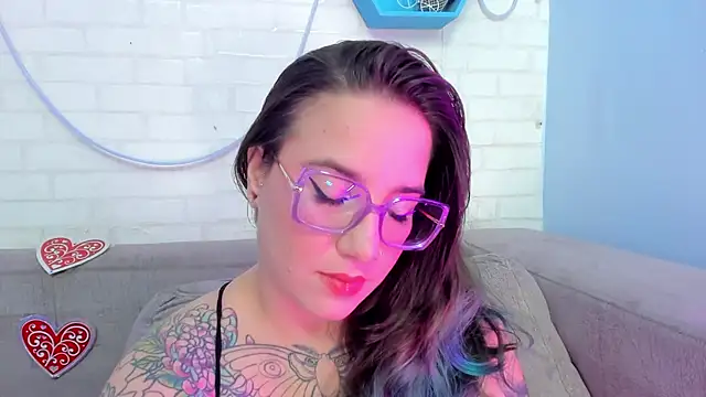 Snapshot of DEVA_BLUE_ chatting on 18, 2, 2025 DEVA BLUE online show from 18, 2, 2025