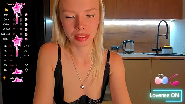 Snapshot of Olivia_Bells chatting on 20, 9, 2025 Olivia Bells online show from 20, 9, 2025