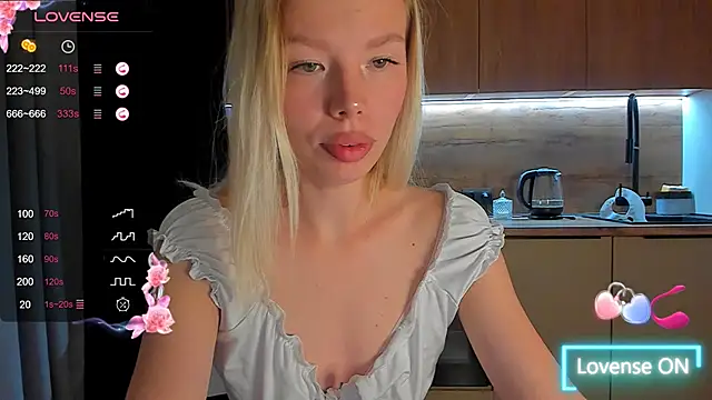 Snapshot of Olivia_Bells chatting on 16, 10, 2025 Olivia Bells online show from 16, 10, 2025