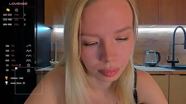 Snapshot of Olivia_Bells chatting on 3, 5, 2026 Olivia Bells online show from 3, 5, 2026