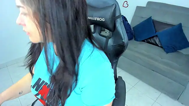 Snapshot of BellaFlaming chatting on 7, 3, 2025 BellaFlaming online show from 7, 3, 2025