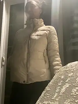 Iceblanca online show from 8, 3, 2025