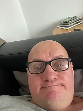 Snapshot of vanjbi45 chatting on 2, 2, 2025 vanjbi45 online show from 2, 2, 2025