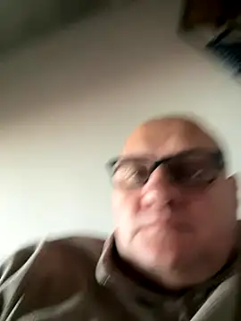 Snapshot of vanjbi45 chatting on 12, 10, 2025 vanjbi45 online show from 12, 10, 2025