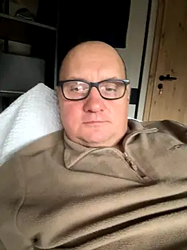 Snapshot of vanjbi45 chatting on 9, 11, 2025 vanjbi45 online show from 9, 11, 2025