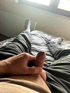 Snapshot of vanjbi45 chatting on 3, 12, 2025 vanjbi45 online show from 3, 12, 2025