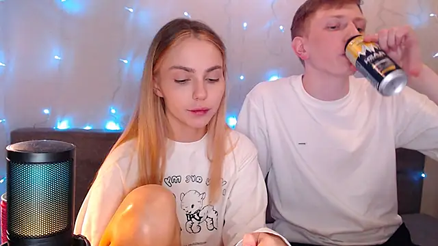 juliaanddima online show from 21, 9, 2025