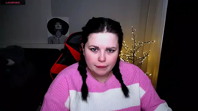 Emily Mo online show from 23, 2, 2025