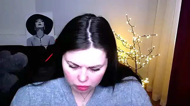 Emily Mo online show from 2, 3, 2025