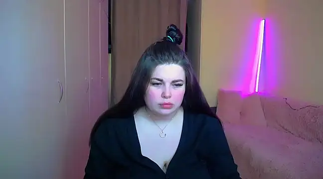 Emily Mo online show from 9, 3, 2025