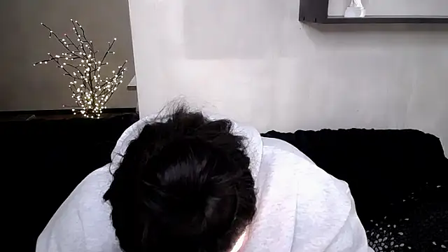 Emily Mo online show from 4, 11, 2025